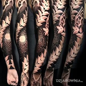 Tatuaż Hipnotyzujący widok na przedramieniu motyw: rękawy styl: realistyczne