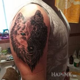 Tattoo Wolf on the upper arm motif: animals