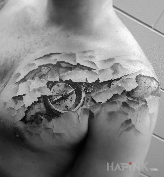 Tattoo Kompas in 3D motif on the chest