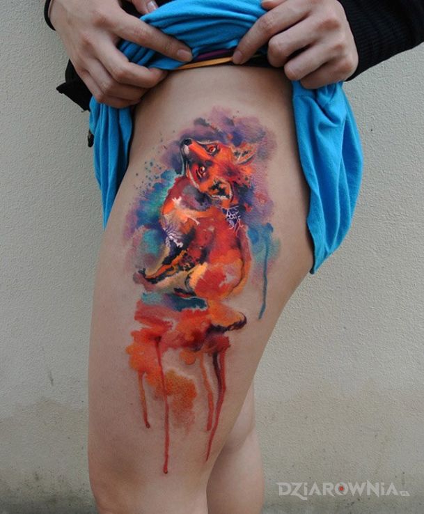 Tatuaż lis w motywie zwierzęta i stylu watercolor na nodze