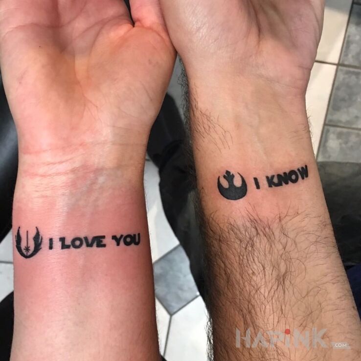 Tattoo Cytat ze Star Wars in lettering motif and calligraphy style on the wrist