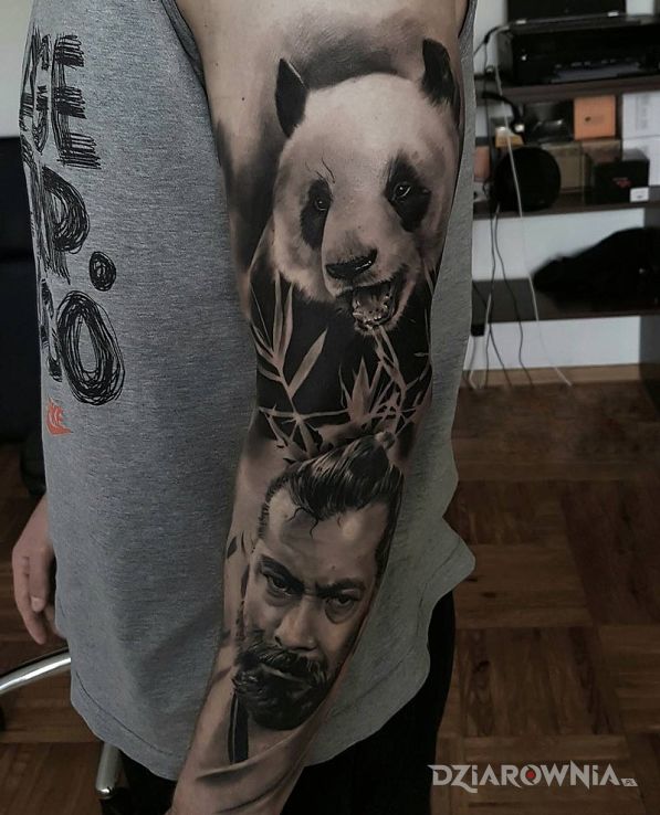 Tatuaż samuraj i panda w motywie rękawy na przedramieniu