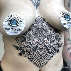 Tattoo Sternum fitting under the cage on the chest motif: anatomical style: graphic / illustrative