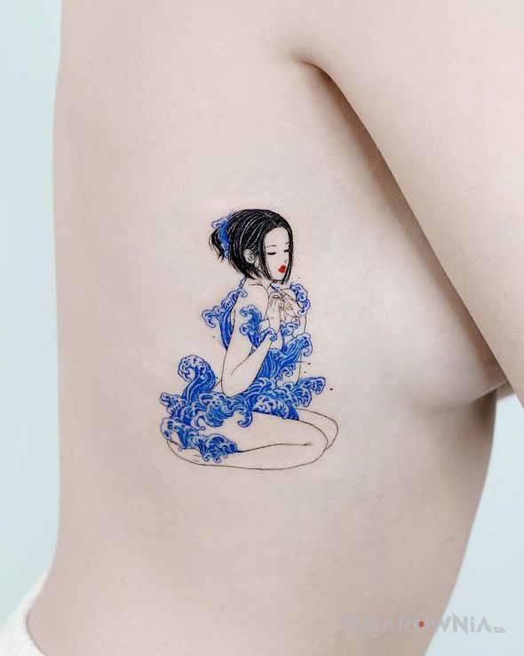 Tatuaż gejsza w motywie kolorowe i stylu japońskie / irezumi na żebrach