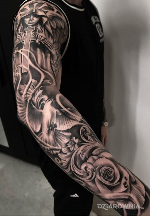 Tatuaż gołąb znakiem pokoju w motywie rękawy i stylu realistyczne na przedramieniu