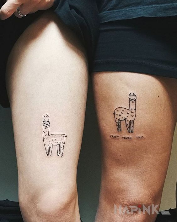 Tattoo Dwie lamy in Love motif and contour / linework style on the leg