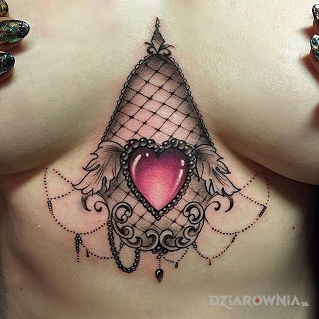 Tatuaż serce w motywie pozostałe na brzuchu