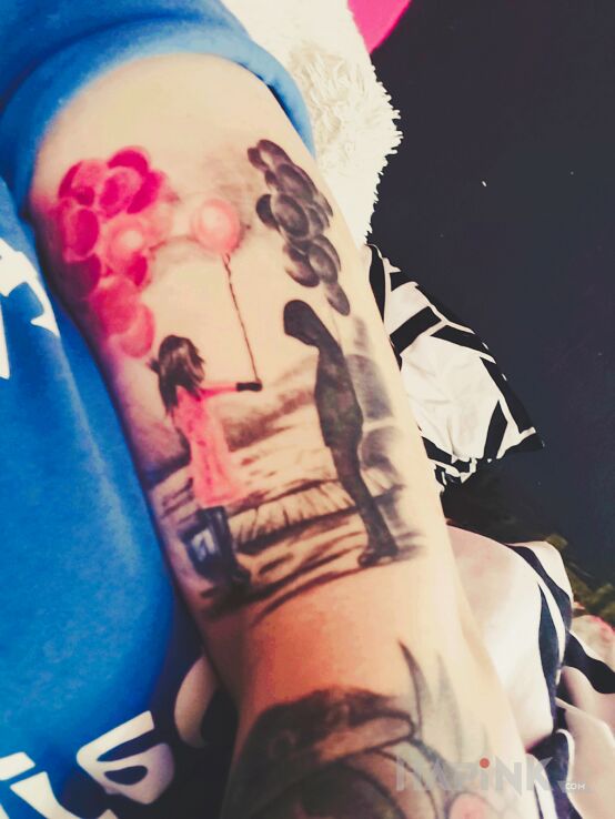 Tattoo Tatuaż dziewczynka i chłopczyk in characters motif and graphic / illustrative style on the upper arm
