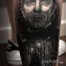 Tattoo Dracula on the leg motif: characters