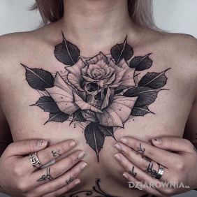 Tatuaż Czaszka w róży na klatce motyw: 3D styl: realistyczne