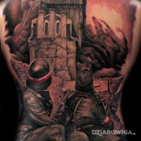 Tatuaż Patroityczny na plecach motyw: wojna