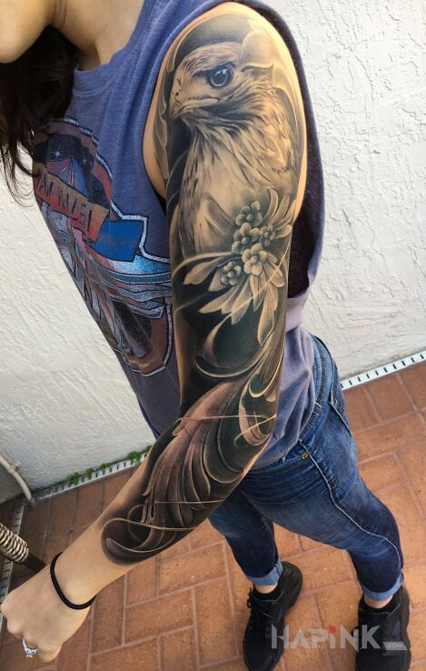 Tattoo Ptak, ale nie wiem jaki :P in sleeves motif and realistic style on the upper arm