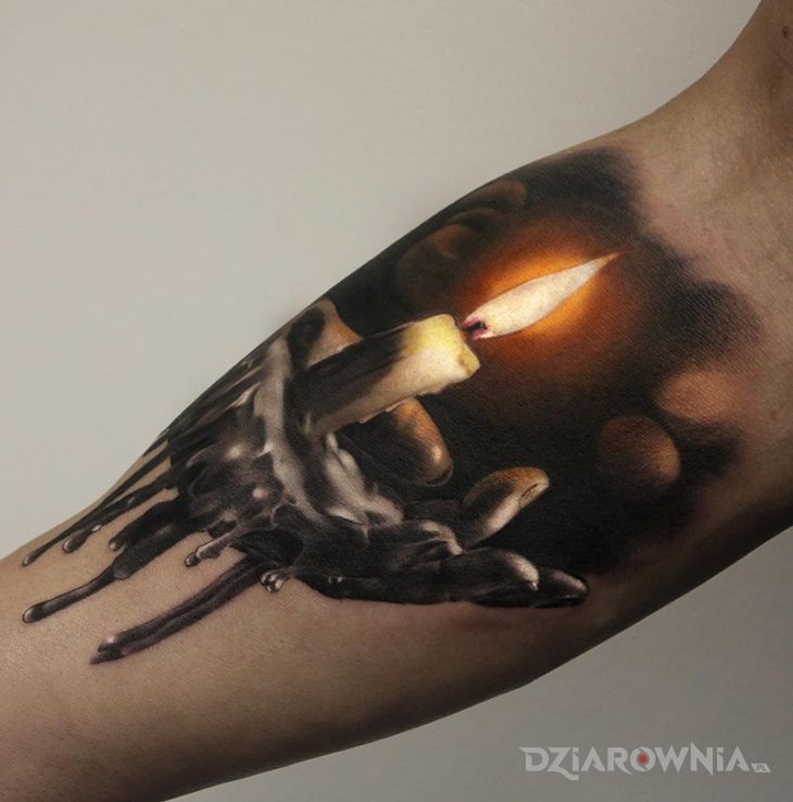 Tatuaż świeca w motywie 3D na przedramieniu