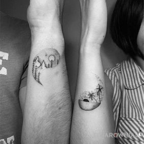 Tatuaż Yin Yang na przedramieniu motyw: czarno-szare styl: dotwork