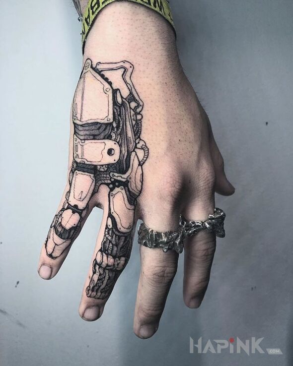 Tattoo Robo palce in science fiction motif and graphic / illustrative style on the fingers