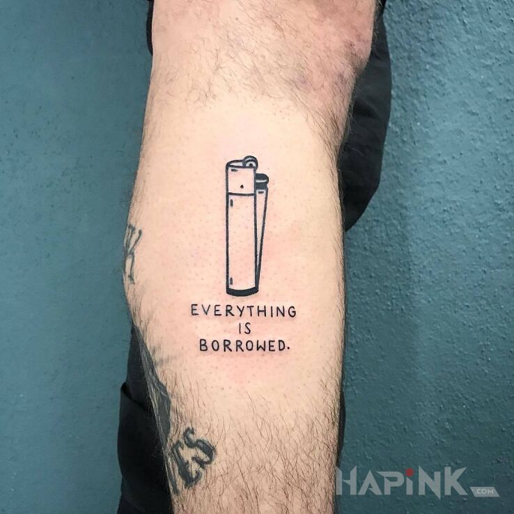 Tattoo Porywacze zapalniczek in lettering motif and contour / linework style on the calf