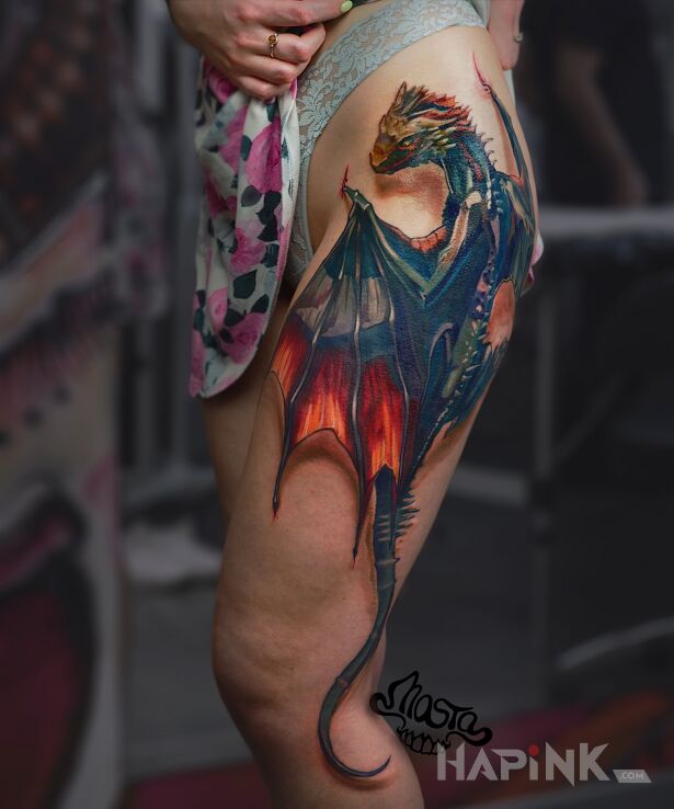 Tattoo Smok, wbił się w bok in dragons motif and graphic / illustrative style on the leg