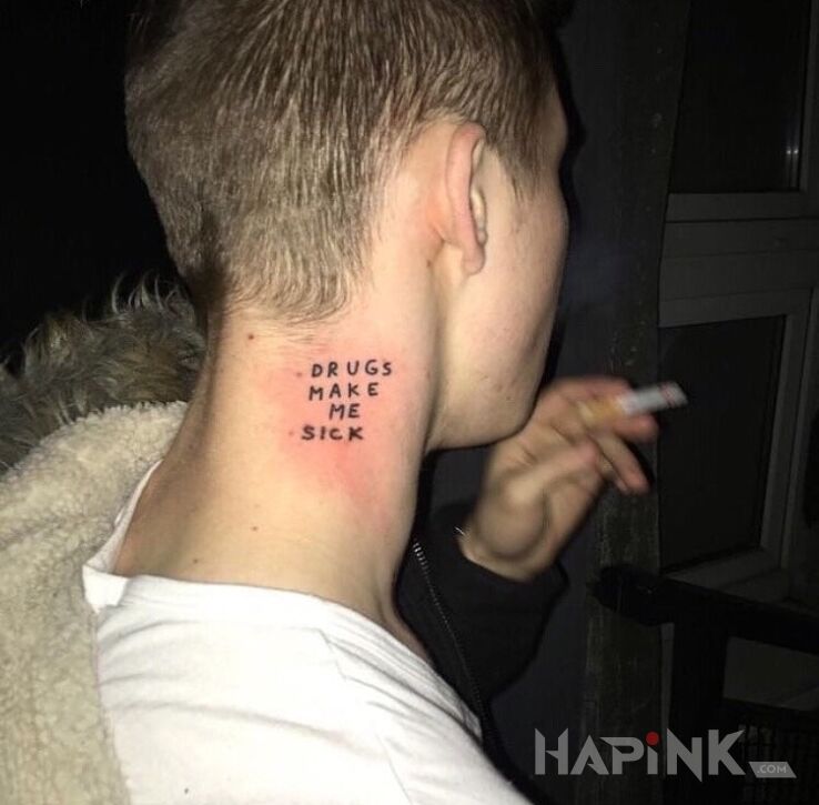 Tattoo Dragi in lettering motif on the neck