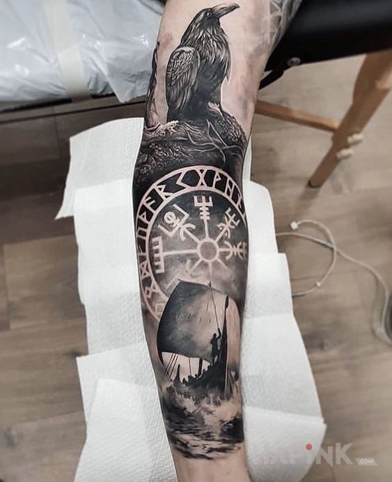 Tattoo Okręt wikingów in animals motif and realistic style on the forearm