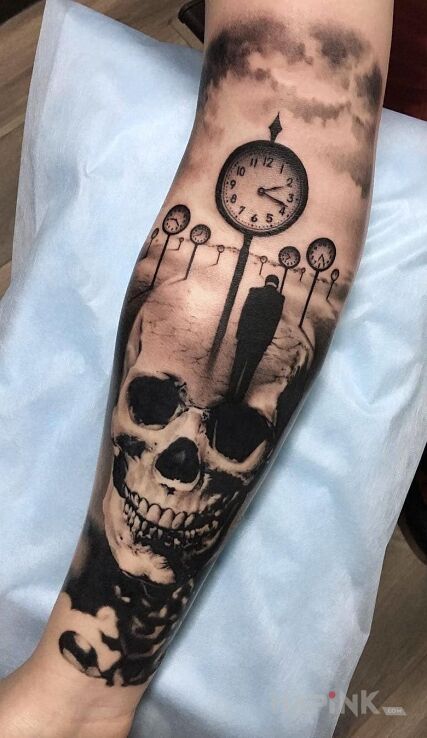 Tattoo Czas ucieka in objects motif and realistic style on the forearm