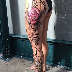 Tatuaż Ornamenty na nodze na nodze motyw: ornamenty styl: realistyczne