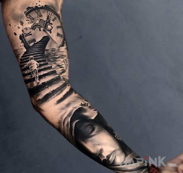 Tattoo Czas in sleeves motif on the forearm