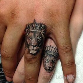 Tattoo Lion rings on the fingers motif: Love style: minimalistic