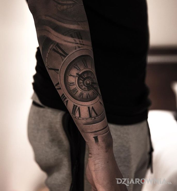 Tatuaż zegar w motywie 3D na przedramieniu