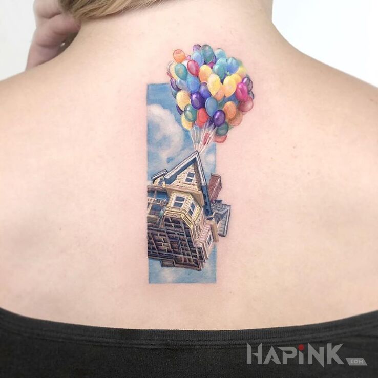 Tattoo Dom na balonach in 3D motif and realistic style on the back