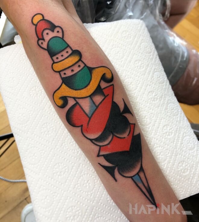 Tattoo Sztylet / Karty / Old School / Traditional in objects motif and oldschool style on the forearm