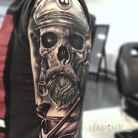 Tattoo Captain on the upper arm motif: 3D