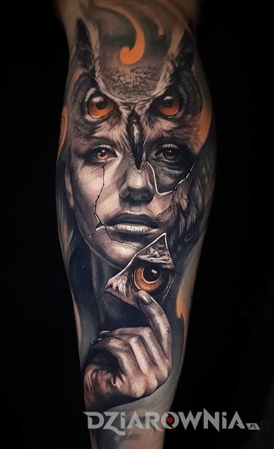 kobieta i sowa tatuaż