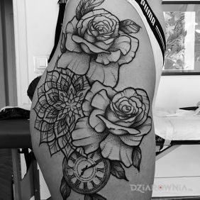 Tatuaż Kwiaty / Róże / Mandala / Zegar na nodze motyw: mandale styl: kontury / linework