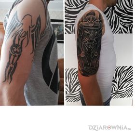 Tatuaż Cover na ramieniu motyw: czarno-szare styl: graficzne / ilustracyjne