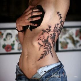 Tattoo Polar bear on the ribs motif: animals style: graphic / illustrative