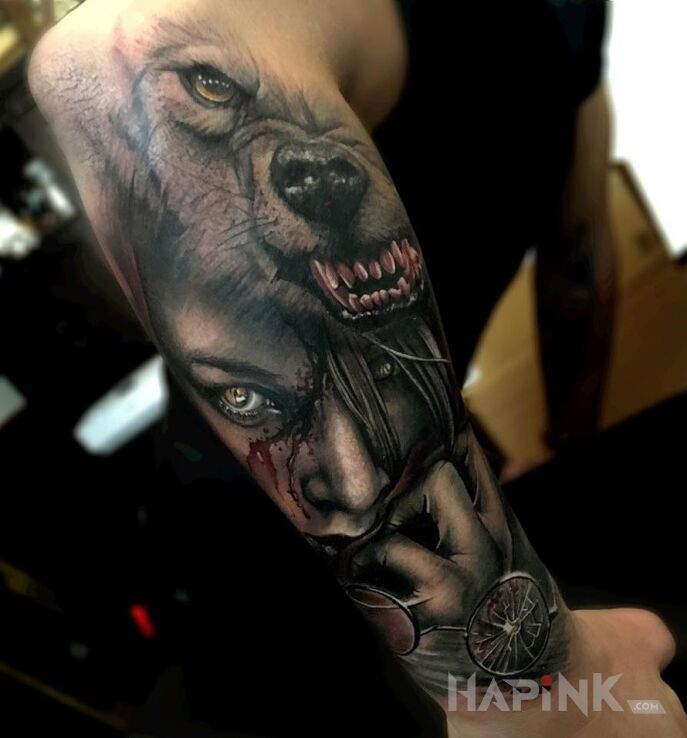 Tattoo Dziewczyna i niedzwiedz in animals motif and realistic style on the forearm