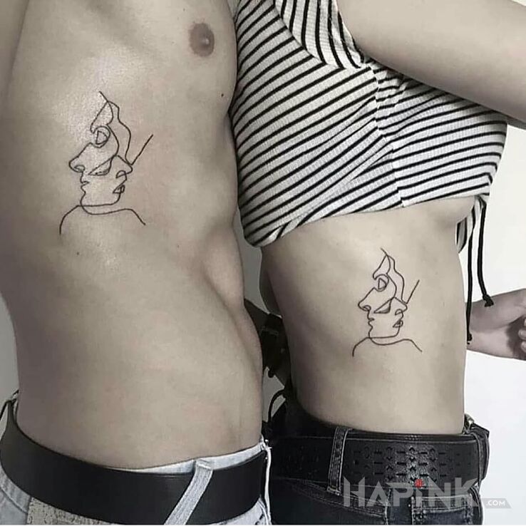 Tattoo Połączone twarze in Love motif and contour / linework style on the ribs