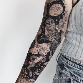 Tatuaż Sówka na ramieniu motyw: rękawy styl: graficzne / ilustracyjne