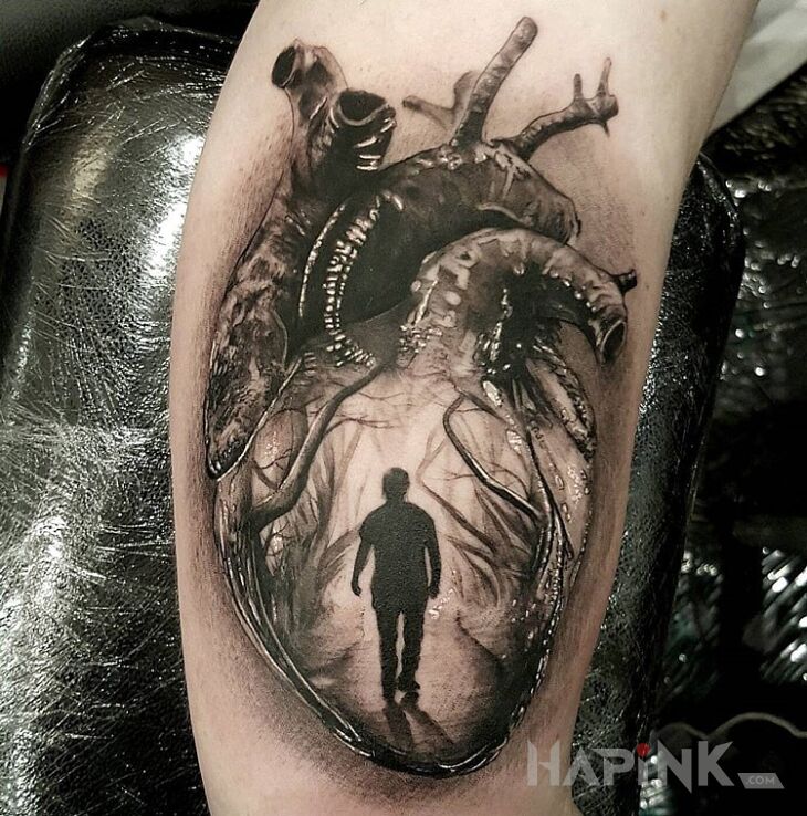 Tattoo Serce in 3D motif on the forearm
