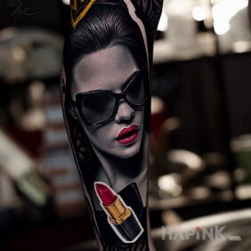 Tattoo Woman with lipstick on the calf motif: 3D style: realistic
