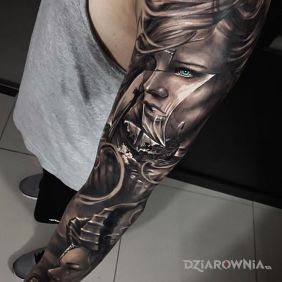 Tatuaż Dziewczyny wikingów na ramieniu motyw: twarze styl: realistyczne