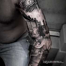 Tatuaż Londyn na przedramieniu motyw: czarno-szare styl: realistyczne