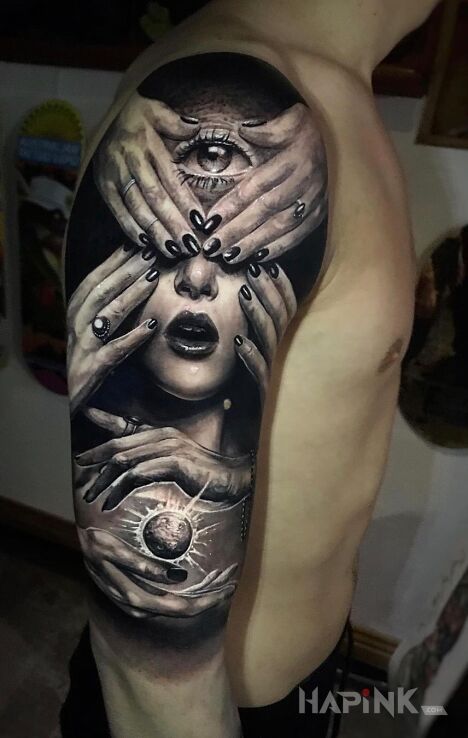 Tattoo Zaślepiona in 3D motif and realistic style on the upper arm