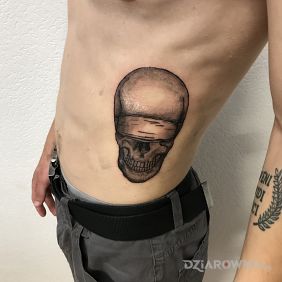 Tatuaż Czaszka na żebrach na żebrach motyw: czaszki styl: graficzne / ilustracyjne