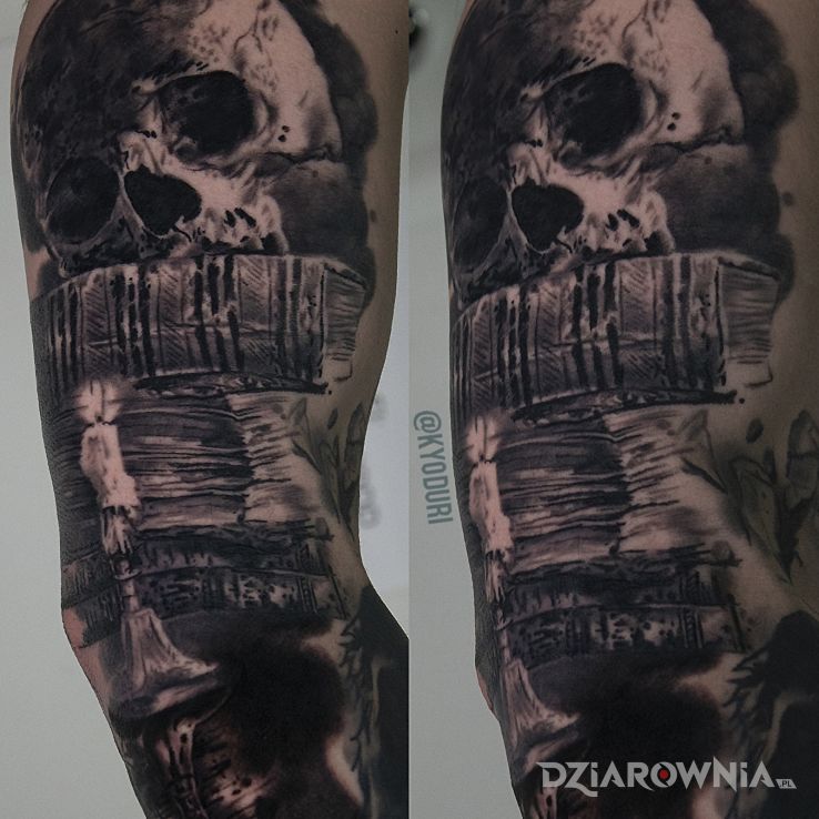 Tatuaż czaszka z książkami w motywie czaszki i stylu realistyczne na ramieniu