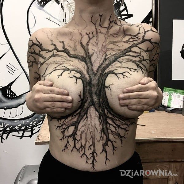 Tatuaż kawał drzewa w motywie pozostałe i stylu graficzne / ilustracyjne na klatce