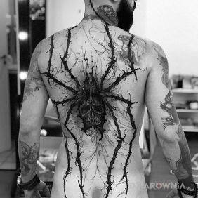 Tatuaż Mroczny pająk na pośladkach motyw: czaszki styl: blackwork / blackout