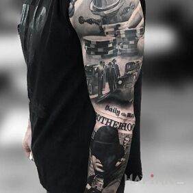 Tattoo Rouleta on the upper arm motif: sleeves style: realistic