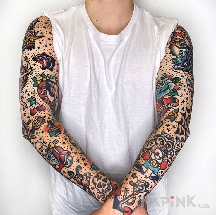 Tattoo Naciupany oldschool in colorful motif and oldschool style on the forearm