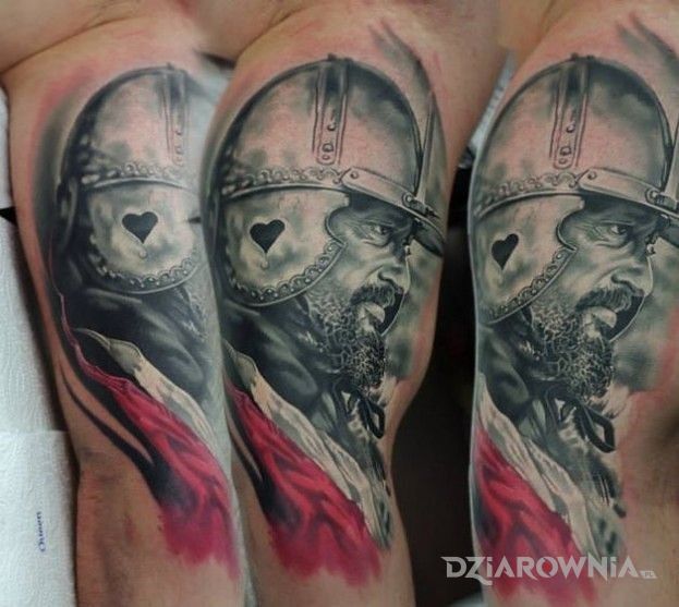 Tatuaż portret husarza w motywie patriotyczne na ramieniu
